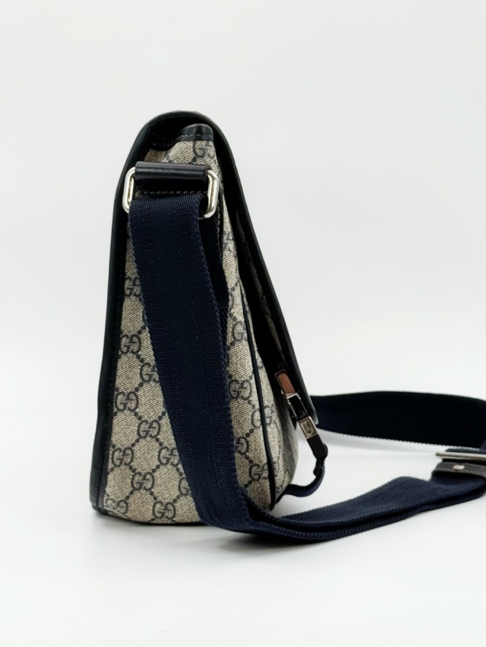 Gucci GG Supreme Canvas Flap Messenger Bag Navy Crossbody Shoulder Bag - Picture 8 of 15